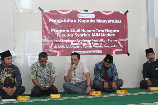 PKM Prodi HTN Fakultas Syariah IAIN Madura Beri Pemahaman Hukum Kepada Siswa Al Anwari Tanah Merah Bangkalan